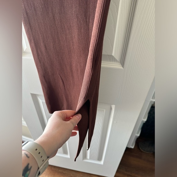 Brown ribbed bodycon dress - Picture 2 of 3